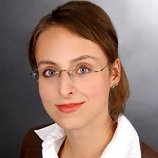 Dr Cora Petino-Wagner